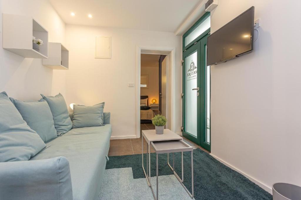 X Boutique Marinac Studio Apartments & Rooms Šibenik Buitenkant foto