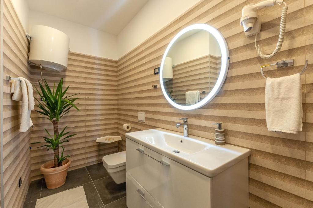 X Boutique Marinac Studio Apartments & Rooms Šibenik Buitenkant foto